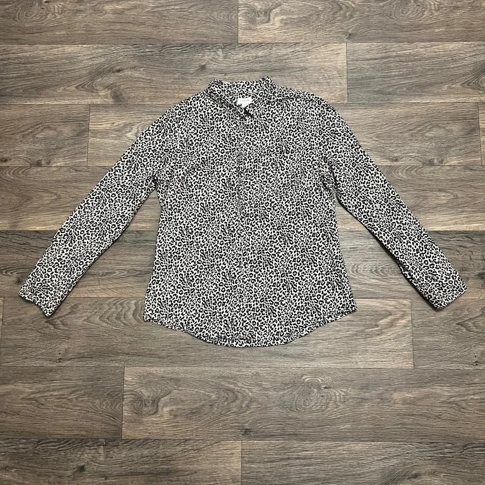 J. Crew Cotton Shirt in Signature Fit Button Down Blouse Leopard Size Medium